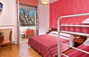 hotellequerce it senigallia-hotel-sul-mare-camera-deluxe 014