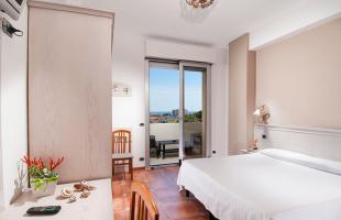 hotellequerce it senigallia-hotel-sul-mare-camera-deluxe 013
