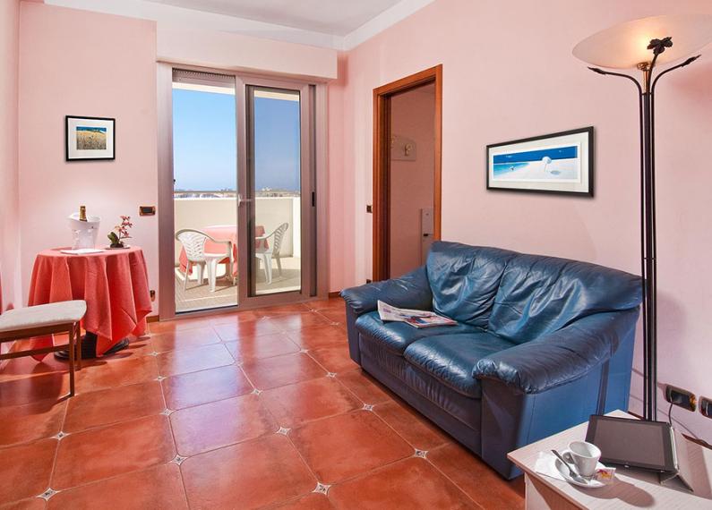 hotellequerce it senigallia-hotel-sul-mare-camera-deluxe 010