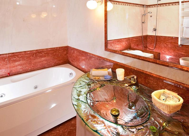 hotellequerce it senigallia-hotel-sul-mare-camera-deluxe 011