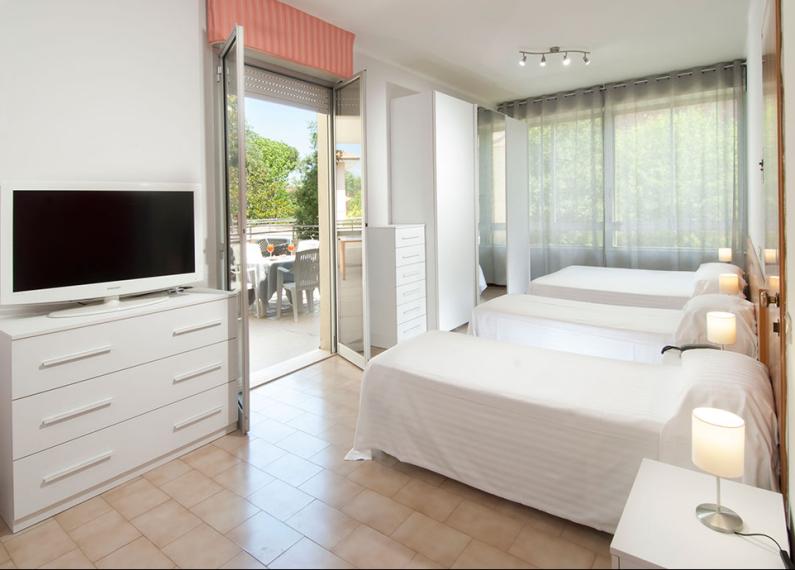hotellequerce it hotel-a-senigallia-camera-economy 010
